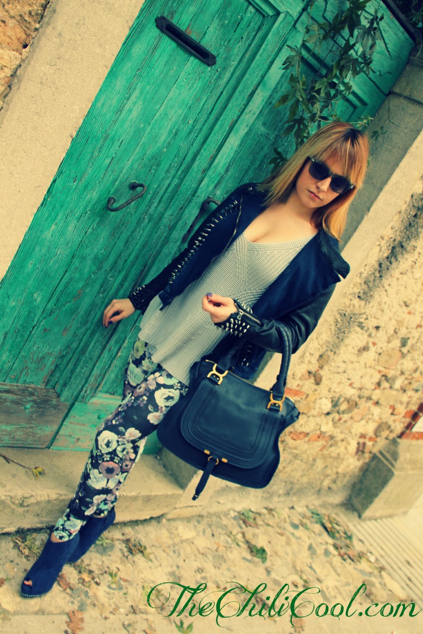 alessia milanese, thechilicool, fashion blog, fashion blogger,voglia di primavera con leggings a fiori ed un pull azzurro cielo, marcie chloè 
