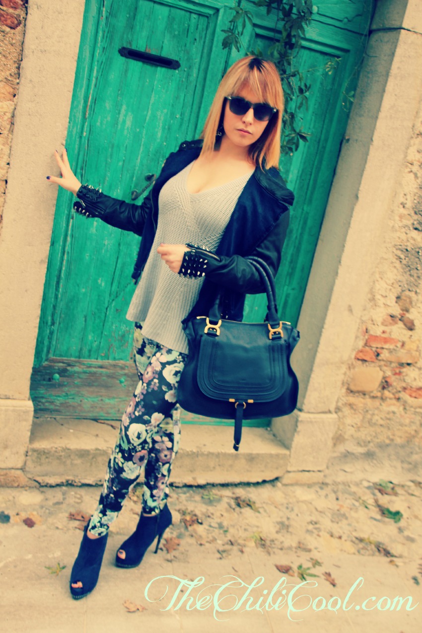 alessia milanese, thechilicool, fashion blog, fashion blogger,voglia di primavera con leggings a fiori ed un pull azzurro cielo, marcie chloè 