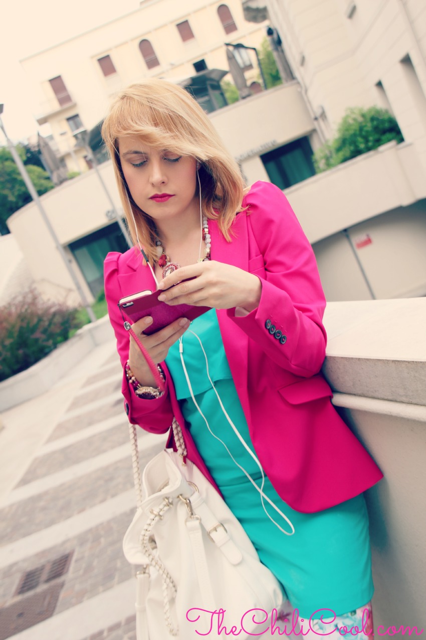 alessia milanese, thechilicool, fashion blog, fashion blogger,petali di fiori su tela fucsia quando la primavera lascia il posto all'estate