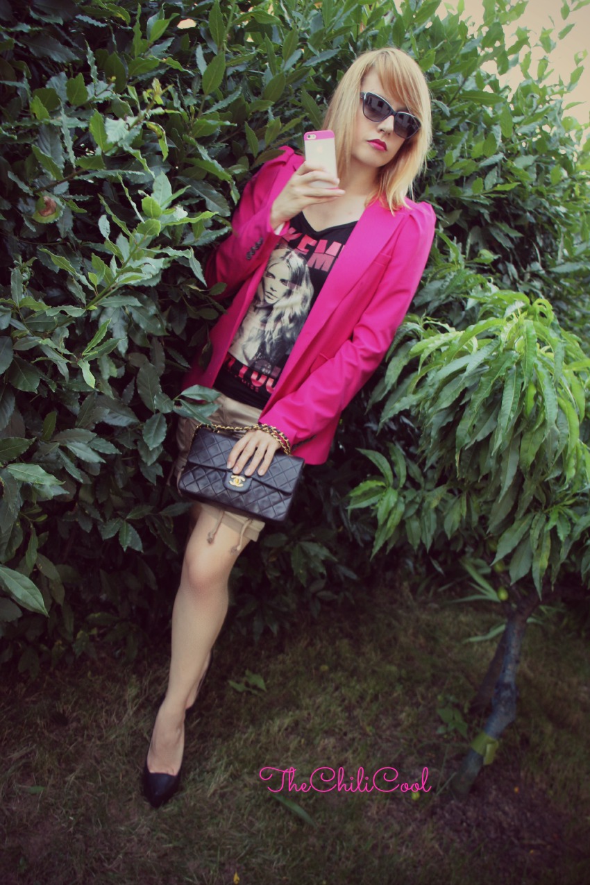 alessia milanese, thechilicool, fashion blog, fashion blogger,casual con un twist rock e una tee firmata rum jungle, chanel 2.55 bag