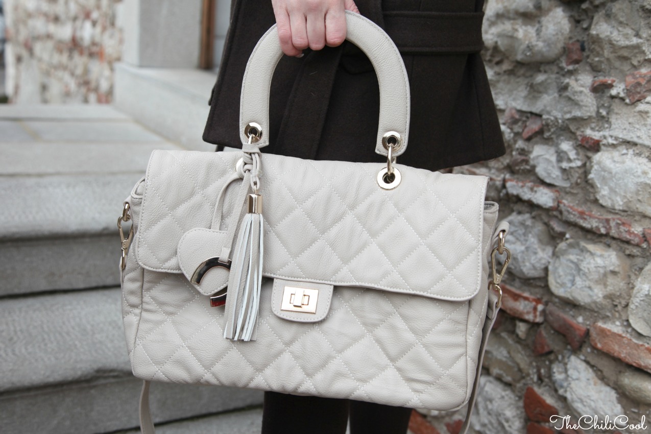 Ladylike con gonna a vita alta e calze pesanti, alessia milanese, thechilicool, fashion blog, fashion blogger Ladylike con gonna a vita alta e calze pesanti, alessia milanese, thechilicool, fashion blog, fashion blogger