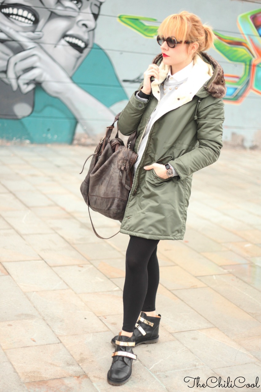  outfit per i giorni di pioggia parka e anfibi con dettagli dorati, alessia milanese, thechilicool, fashion blog, fashion blogger 