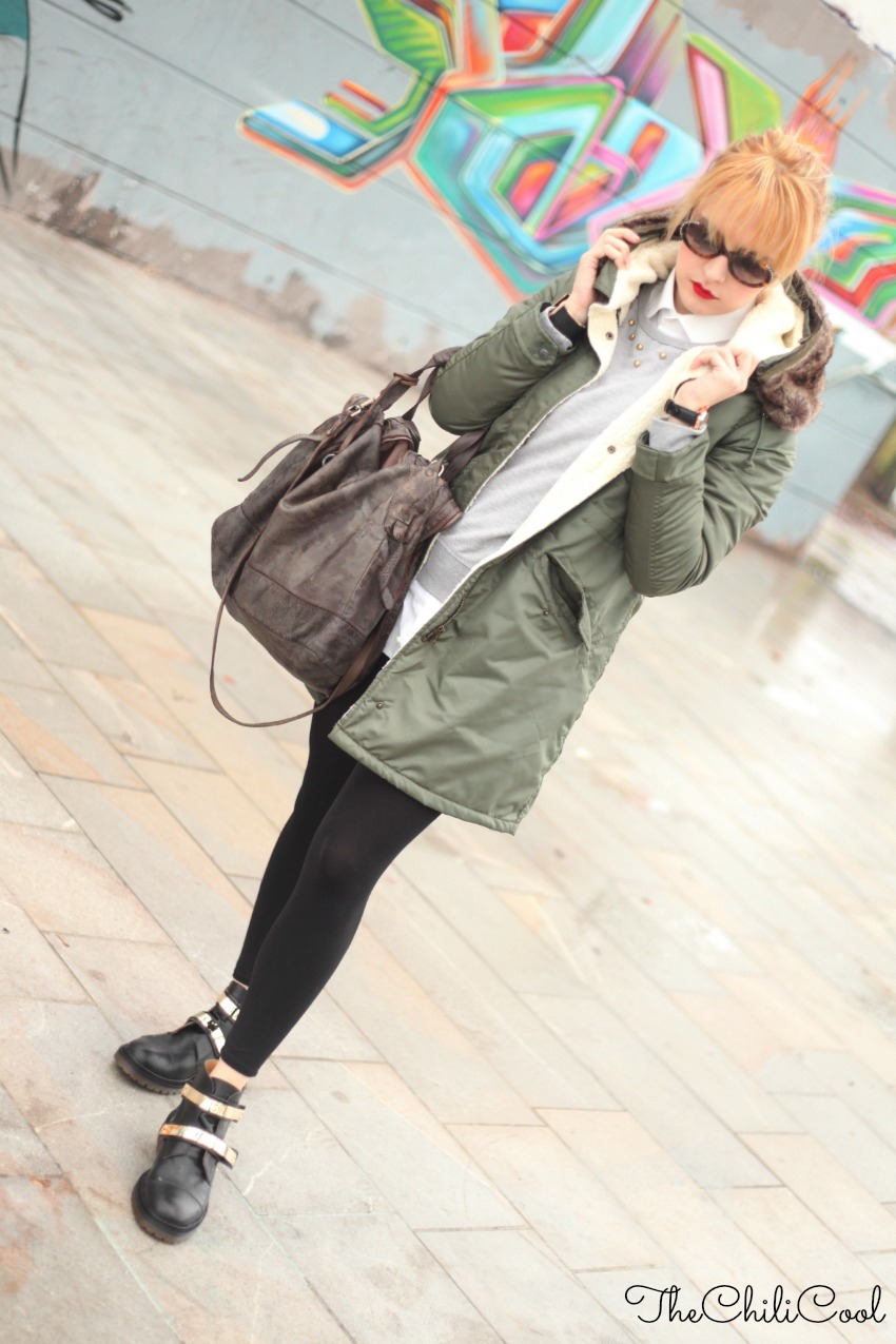  outfit per i giorni di pioggia parka e anfibi con dettagli dorati, alessia milanese, thechilicool, fashion blog, fashion blogger 