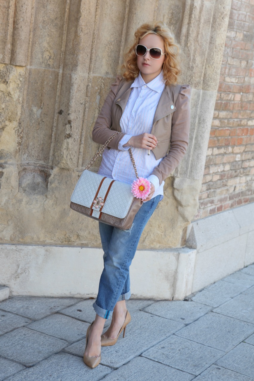 Outfit casual con boyfriend jeans e la mia Ester bag di V73, alessia milanese, thechilicool, fashion blog, fashion blogger, v73 ester bag