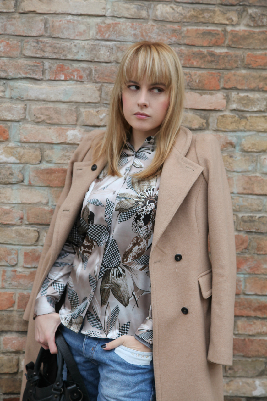 Un cappotto color cammello e frammenti di vita, alessia milanese, thechilicool, fashion blog, fashion blogger, balenciaga bag