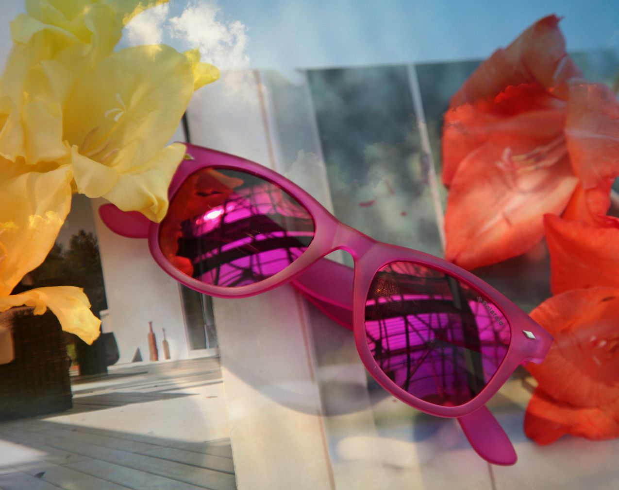 Piedi nudi sulla sabbia con lenti rosa, gioielli preziosi e cenni di frivolezza, alessia milanese, thechilicool, fashion blog, fashion blogger , luca barra gioielli, polaroid sunglasses