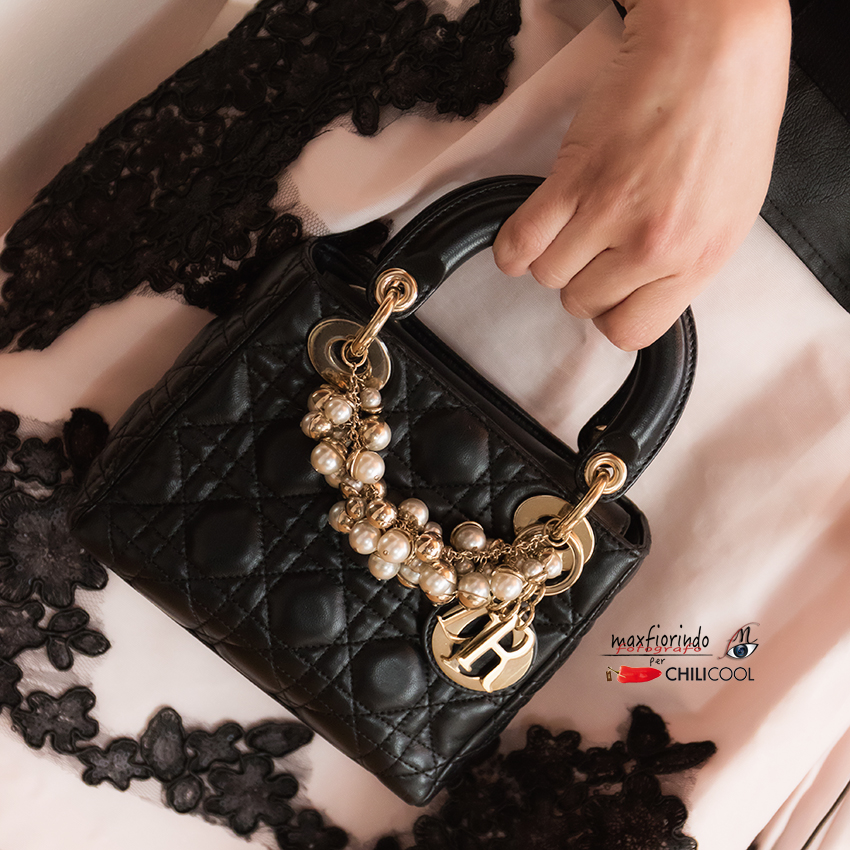 Storie di libertà in un mercoledì di pioggia, fra nero e rosa cipria, alessia milanese, thechilicool, fashion blog, fashion blogger